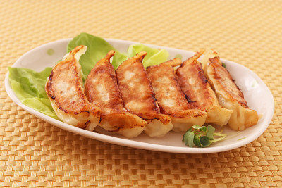 平底锅煎饺子