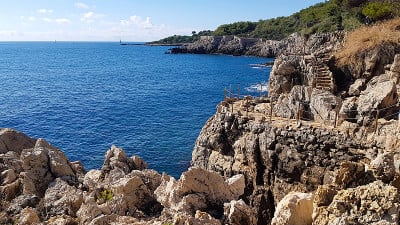 法国南部昂蒂布角的风景