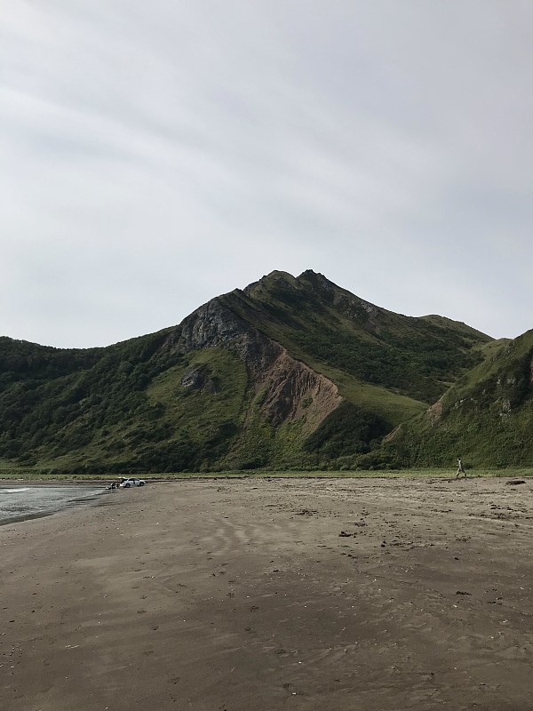 库页岛，提哈亚湾，大海，山脉，绿意盎然