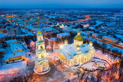 Penza的Spassky大教堂冬天的夜景鸟瞰图