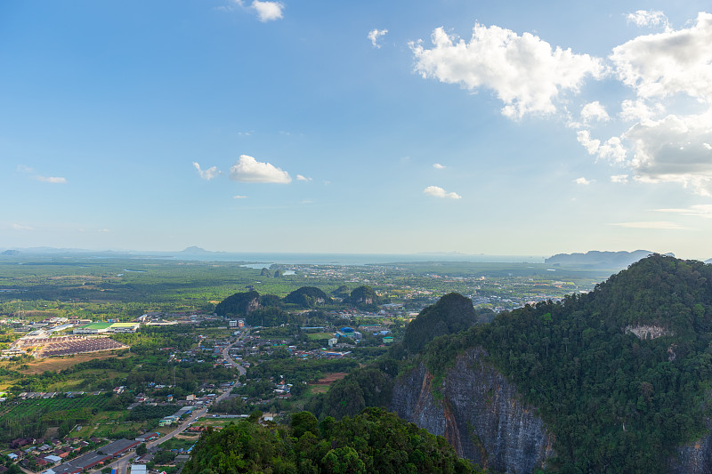 甲米景观从山景虎洞寺。