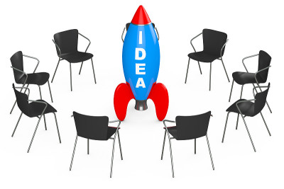 椅子周围的火箭与Idea标志。3d渲染
