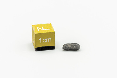 Black magnetic Tektite Meteorite called Atacamaite