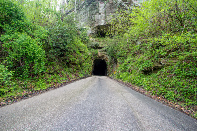 肯塔基州红河峡谷闹鬼的纳达隧道
