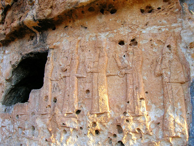 新亚述考古Halamata浮雕俯瞰Nohadra，杜霍克，伊拉克库尔德斯坦地区
