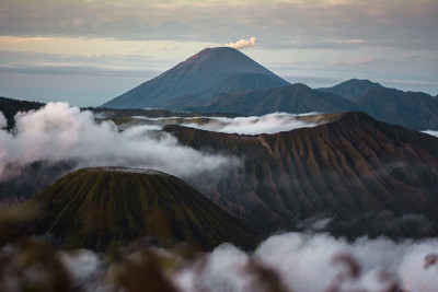 云-黎明-布罗莫火山，爪哇。亚洲。