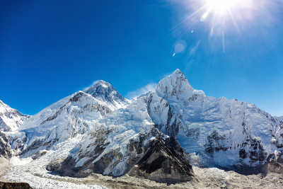 喜马拉雅山的雪山