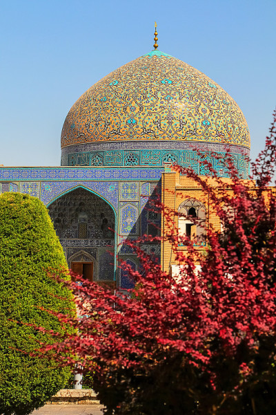 伊朗。波斯。伊斯法罕。伊斯法罕Naqsh-e Jahan广场上的Sheikh Lotfollah清真