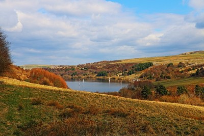 英格兰西约克郡斯坎蒙登水上的帆船