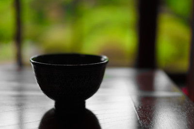 绿茶那已经放在日本式房间的桌子上了