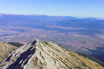 山峰高在山上