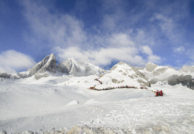 雪山迷雾