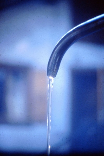 水
