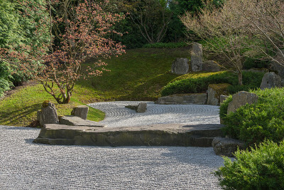 柏林的日本水花园。岩石花园