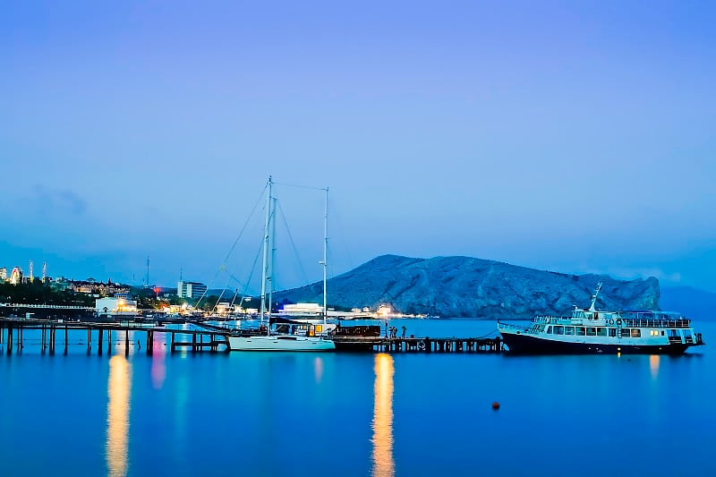 海滨的夜景