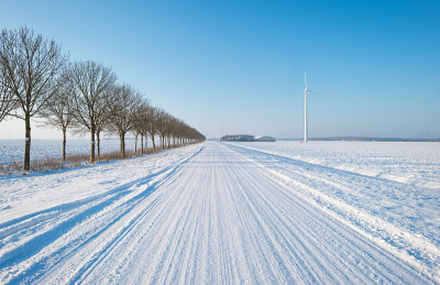 乡间的雪路