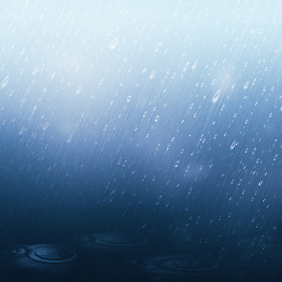 多雨的水。抽象的自然背景