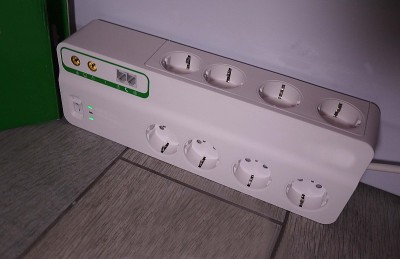 电浪涌保护器