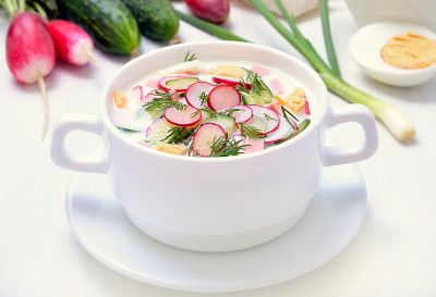 Okroshka。萝卜、黄瓜、小茴香酸奶汤