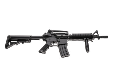一个孤立的AR-15武器的大图