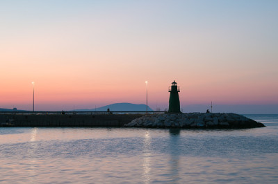 Civitanova Marche的灯塔剪影
