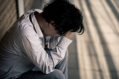 商人因工作而紧张。抑郁和焦虑的概念。