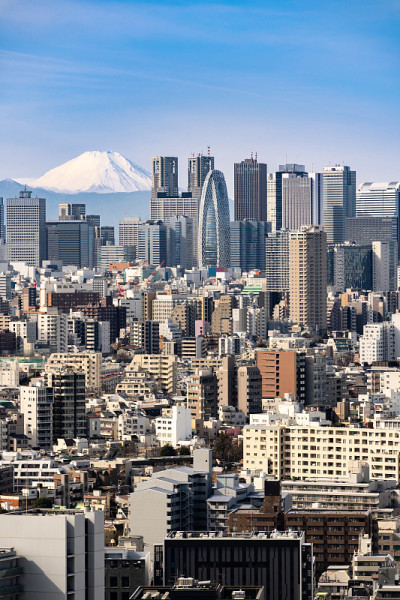东京天际线和日本富士山。