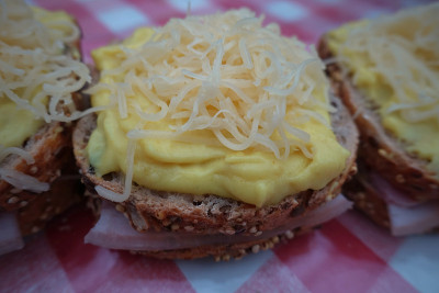 Croque Monsieur with Paris Ham Bechamel沙司由Gruyere和