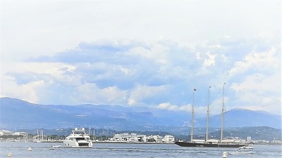 大海和船