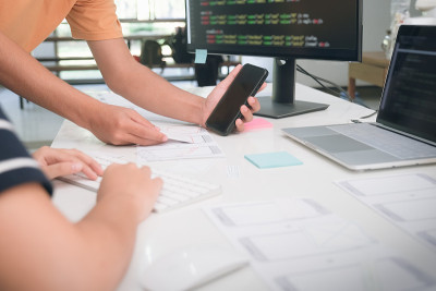 UX UI和编程开发技术。