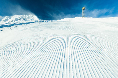 滑雪道，雪地车