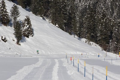 越野滑雪道，白色冬季风景，蒂罗尔，奥地利