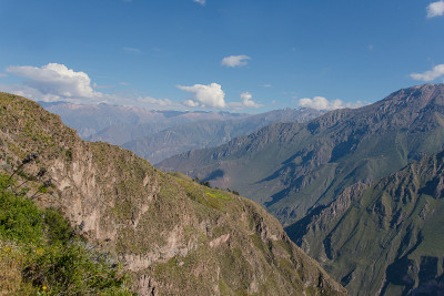 阿雷基帕(秘鲁)附近的科尔卡峡谷全景