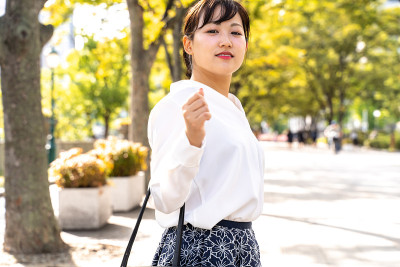 年轻的女员工