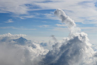 从四濑山看到鹤木山