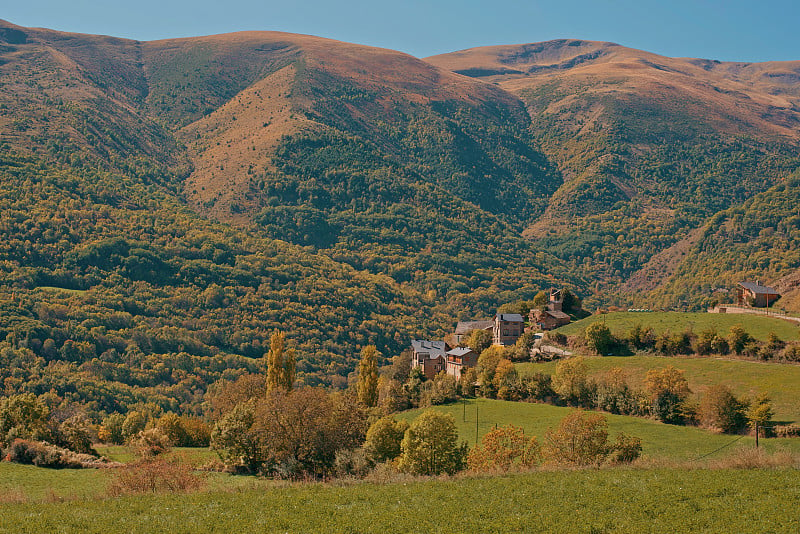 lleui村，位于帕拉斯山脉Sobirá， Lleida(加泰罗尼亚)