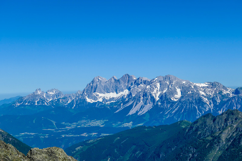 Schladming -阿尔卑斯山春天的全景