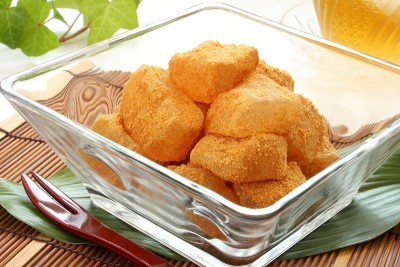 甜烤大豆粉汤圆配茶