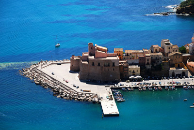 卡斯特lammare del Golfo