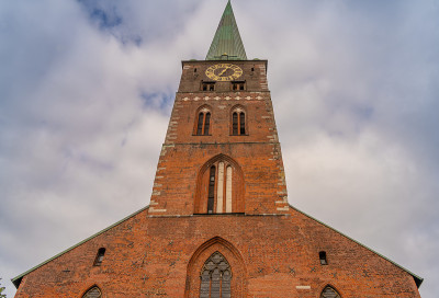 位于德国北部的汉萨城LÃ¼beck (Hansestadt LÃ¼beck)的老城中心。汉萨同盟的发