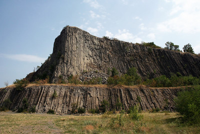 岩石山