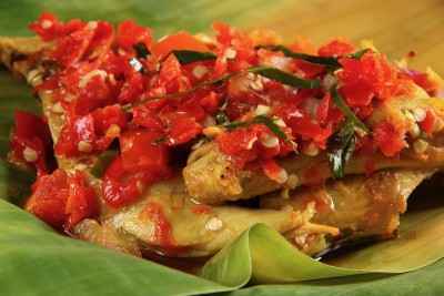 Ayam Cabe，印尼炸鸡配Sautéed碎辣椒