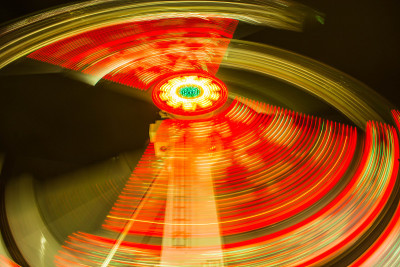 在游乐园玩神风特攻队
