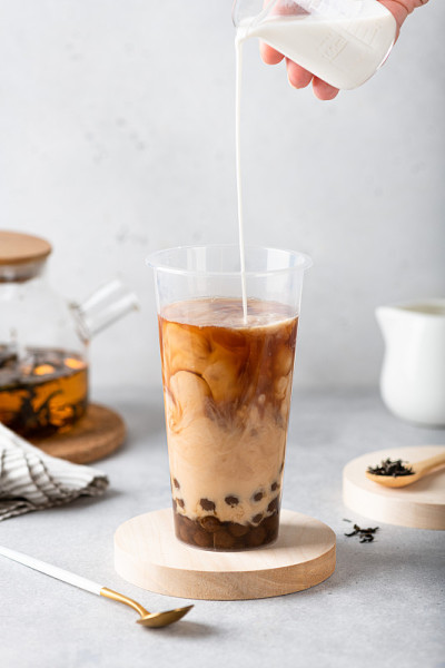 牛奶泡泡茶