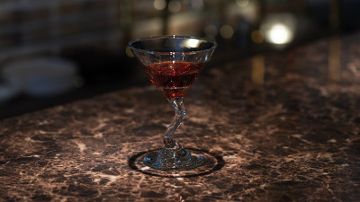 吧台上的鸡尾酒杯