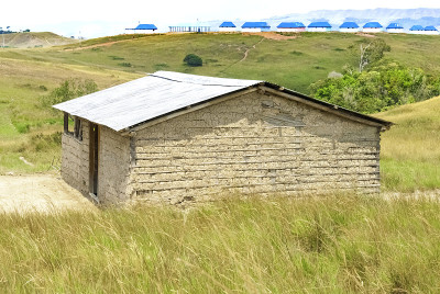委内瑞拉卡纳马国家公园，拉格兰萨巴纳，罗赖马山徒步旅行的起点。在第一种方案中，一个被游客用作午餐场所