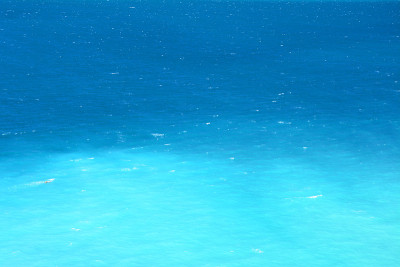 美丽的地中海绿松石海水