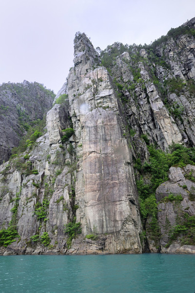 讲坛岩石的悬崖
