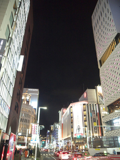 夜晚闪亮的银座