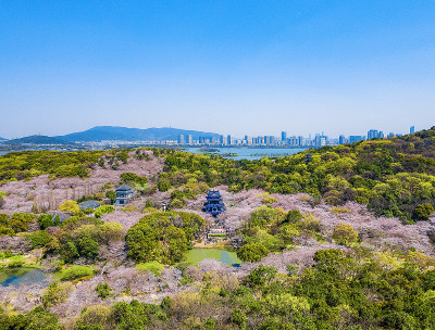 江苏省无锡市太湖鼋头渚景区赏樱楼与蠡湖渤公岛